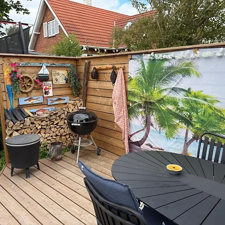 Happy Mermaid Garden *