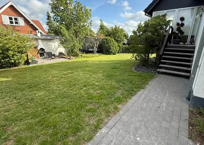 Happy Mermaid Garden *