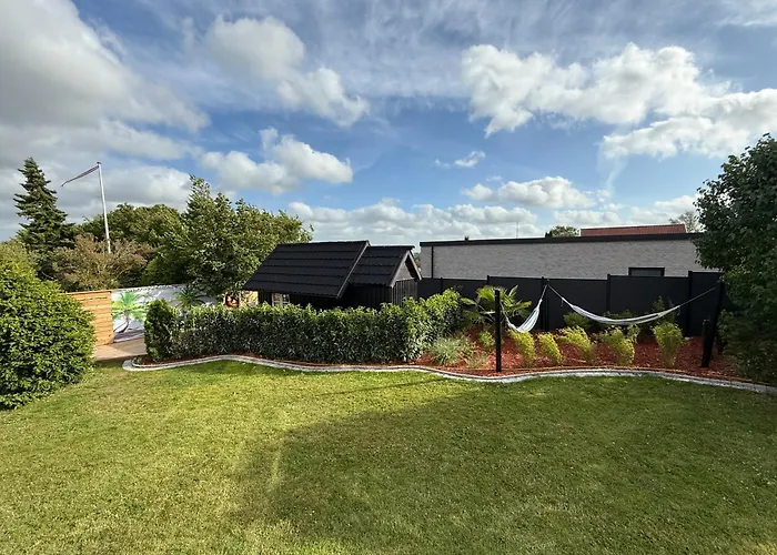 Happy Mermaid Garden Camping *